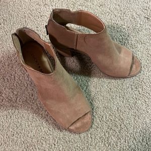 Lucky Brand cutout bootie heels microsuede 6